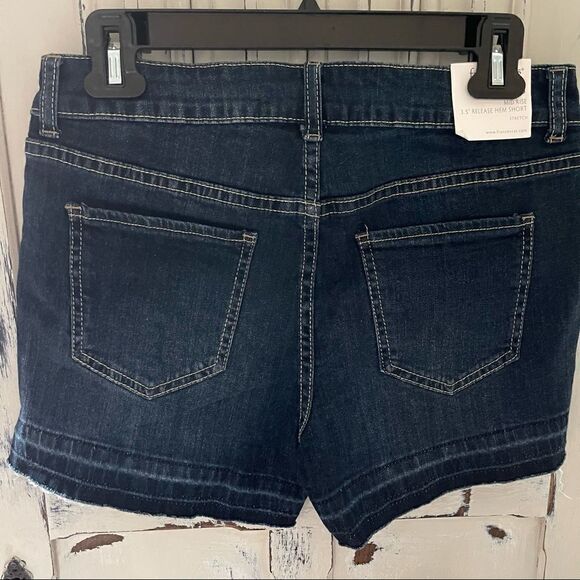 Harper by Francesca’s Mid Rise Release Hem Shorts Stretch Size 28 - Picture 2 of 9